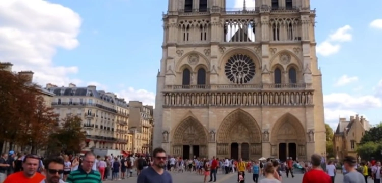 Renesans francuskich katedr. Rekordowe liczby pielgrzymów