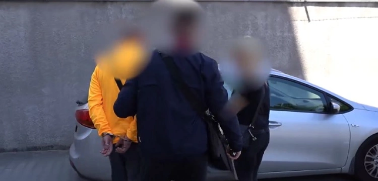 Cela plus! „Wiózł ślepy kulawego”, czyli diler narkotykowy wziął sobie kierowcę … bez prawa jazdy