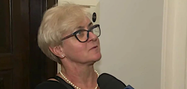 „Mam nadzieję, że już im ciepło”. Kluzik-Rostkowska szokuje