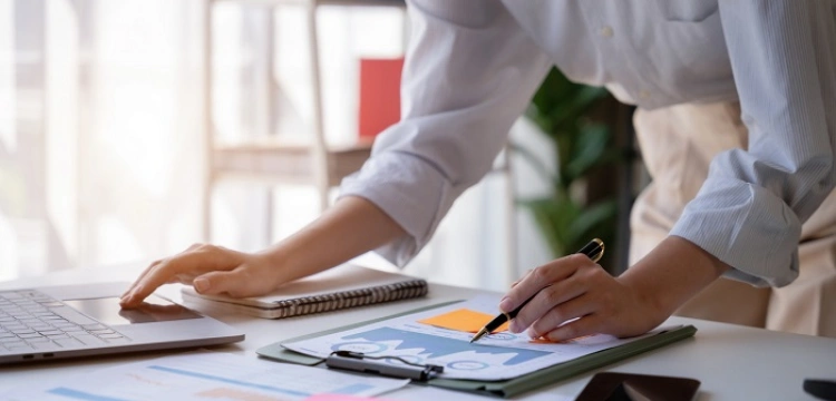 Porównywanie kredytów gotówkowych – jak się do tego zabrać i po co?