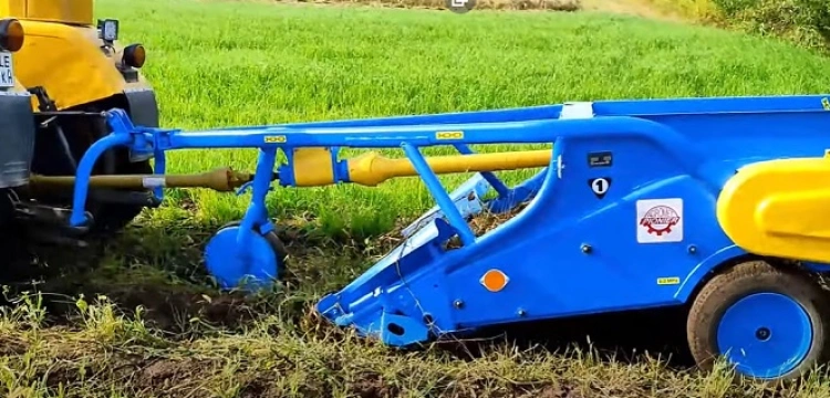 Tragiczny finał wykopków w świętokrzyskim – maszyna wciągnęła włosy dziewczynki