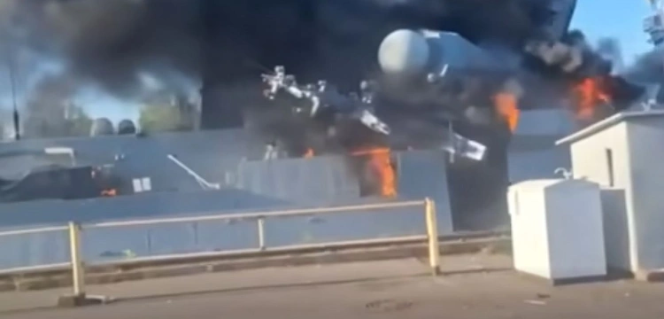 „Płoń maleńki, płoń”. Rosja straciła nowoczesną korwetę! Nagranie trafiło do sieci