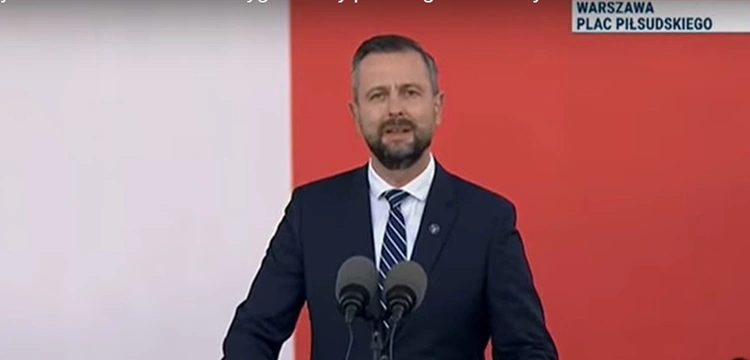 Kosiniak-Kamysz wygwizdany na Placu Piłsudskiego. Gromkie "Zdrajca!" podczas uroczystości państwowej