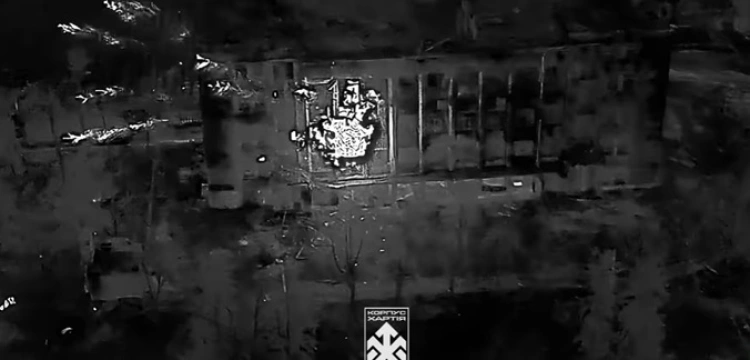 Flaga Ukrainy po zaciętych walkach wraca nad ratusz Kupiańsku