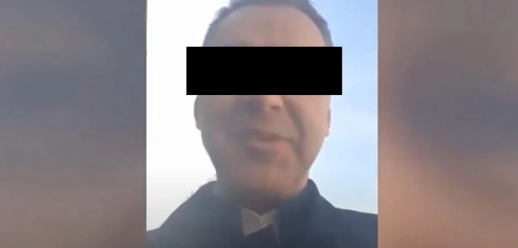 Obsceniczne wiadomości oraz poważne zarzuty. Metropolita Białostocki zawiesił rzecznika i współtwórcę programów TVP