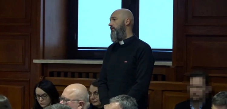 Ks. Olszewski przed sądem: Cierpię na PTSD. Po wyjściu z aresztu nękają mnie służby