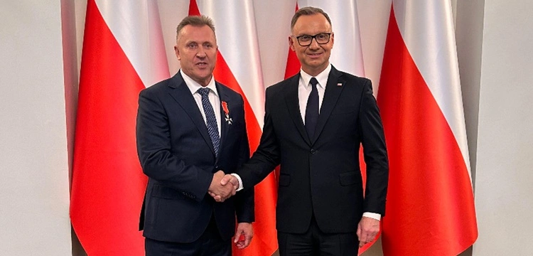 Duda uhonorował Kuleszę Krzyżem Kawalerskim Orderu Odrodzenia Polski