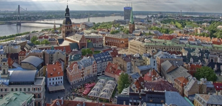 Łotwa zawiesza umowy międzypaństwowe z Rosją