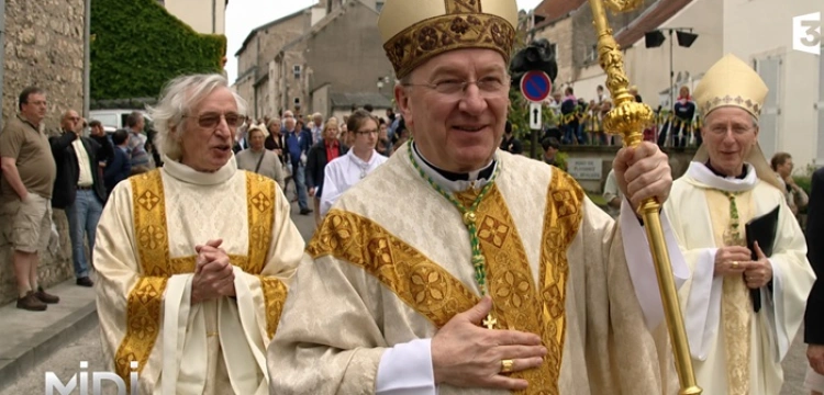 Grand Pardon w Chaumont. Wielki odpust znów zamienia francuskie miasteczko w kwietne sanktuarium