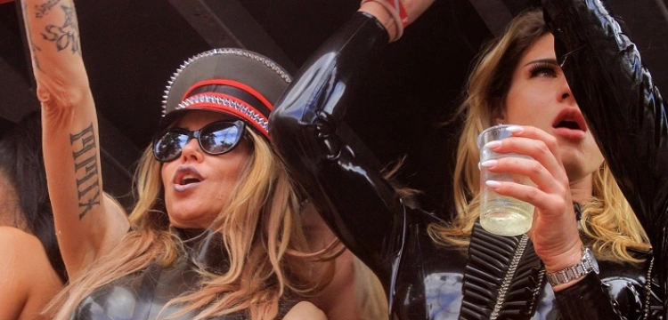 Niezwykłe świadectwo: Moja matka żyła w nieformalnych związkach z kobietami