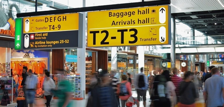 Kolejna kompromitacja MSZ. Polacy utknęli także w Azji