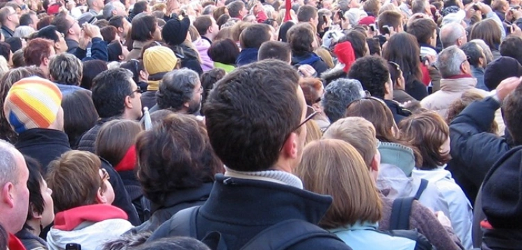 Zaskakujący i niepokojący sondaż. Jak zmieniają się poglądy Polaków?