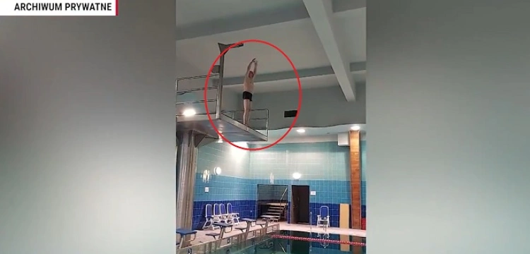 Niesamowita sprawność Antoniego Macierewicza. Pokazał skoki do wody [Wideo]