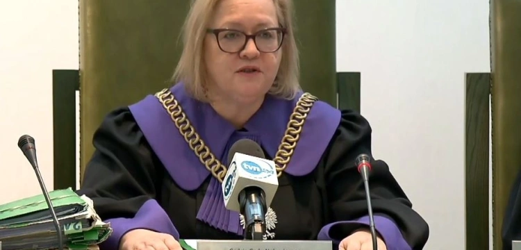 Sędzia Manowska zawiadamia prokuraturę. W tle uchwała o ważności wyborów prezydenckich