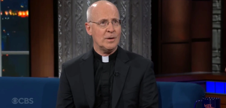 O. James Martin SJ sieje zgorszenie i porównuje „ojcostwo” homoseksualisty do Trójcy Świętej!