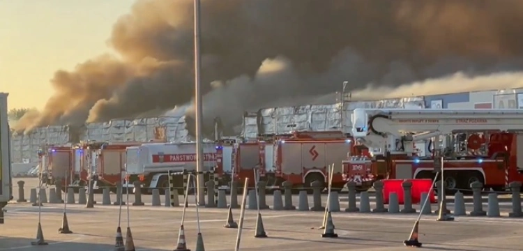 Podejrzane okoliczności pożaru na Marywilskiej - Komendant SP wskazuje na możliwe podpalenie