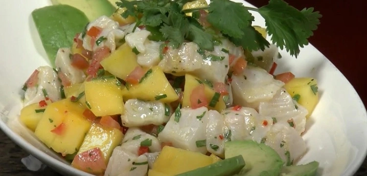 Meksykańskie Ceviche z białej ryby z mango
