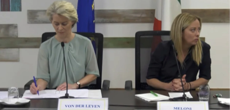 Kryzys migracyjny: von der Leyen i Meloni odwiedziły Lampedusę