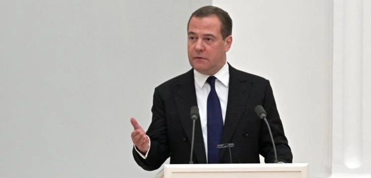 Miedwiediew znów straszy: Świat bez Rosji nie jest potrzebny. Mówi o "upadku" i "apokalipsie"