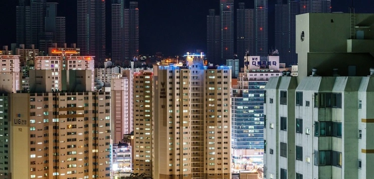 Nowy mieszkaniowy program rządu dla osób do 45 r.ż.