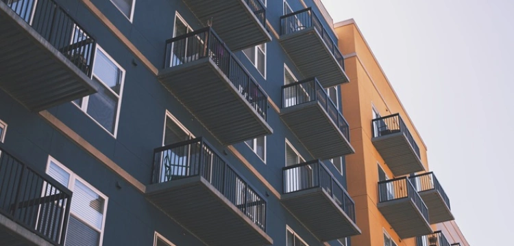Balkon w cenie mieszkania? Nowelizacja ustawy budzi niepokój