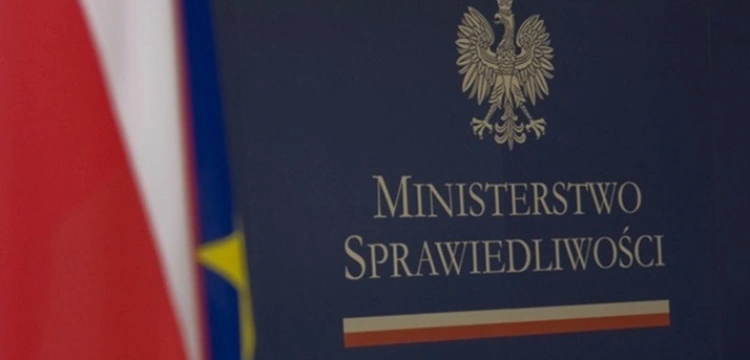 Ministerstwo Sprawiedliwości w trybie offline: Skutki cyfrowej niekompetencji rządu?