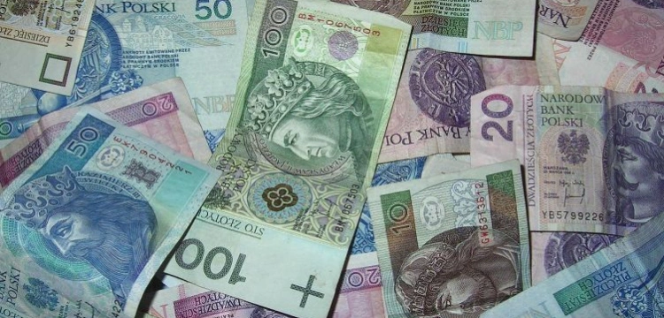 Kuźmiuk: Obniżka PIT zostawi w kieszeniach podatników 32 mld złotych rocznie