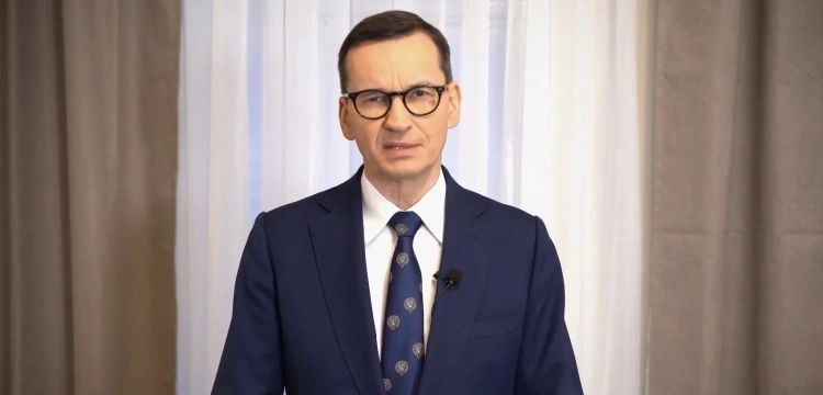 „Żenujący spektakl małostkowości”. Morawiecki: Przeczytajcie, od tego zależy Wasza przyszłość