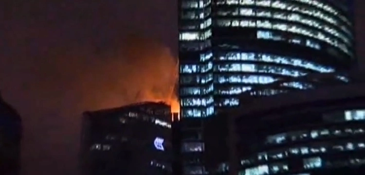 Moskwa. Budynek propagandy Kremla i Cyryla w ogniu