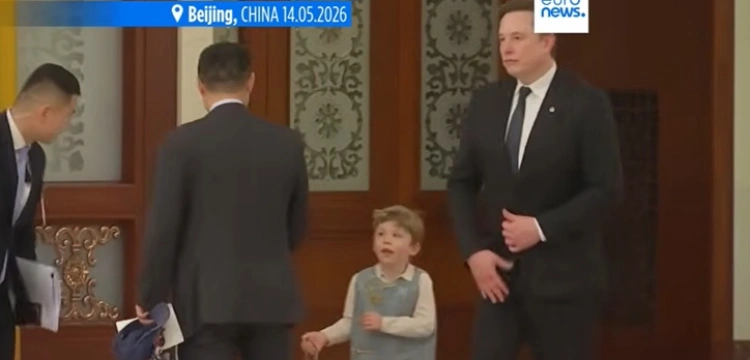 Elon Musk z synem w Pekinie. „Dzieci nie są ciężarem — są przyszłością” [Wideo]