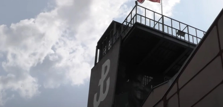 Po skandalicznych wpisach o katastrofie smoleńskiej straciła pracę