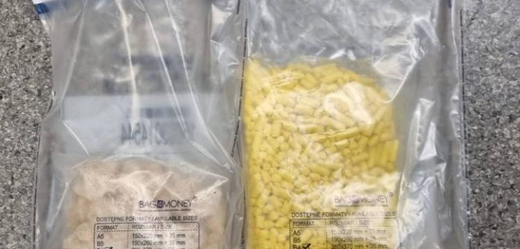 Cela plus! 17-latka ukryła półtora kilograma narkotyków w zabawkach młodszej siostry