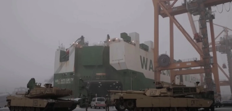 Gdańsk. Ogromne ilości amerykańskiego sprzętu wzmacniają wschodnią flankę NATO [Wideo]