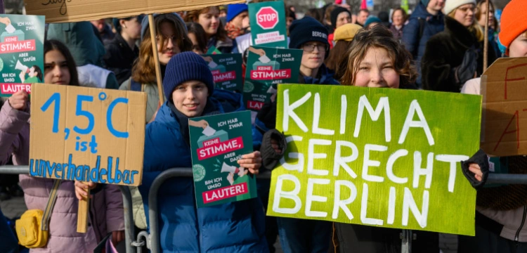 Sąd: zaostrzyć program klimatyczny. Niemcy zjadają własny ogon?