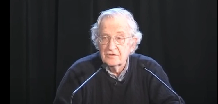 Noam Chomsky – milknie wielki myśliciel, ale jego słowa pozostają