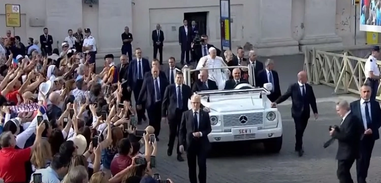 Proboszcz z Marsylii chwali zaangażowanie polskiej wspólnoty w wizytę Franciszka