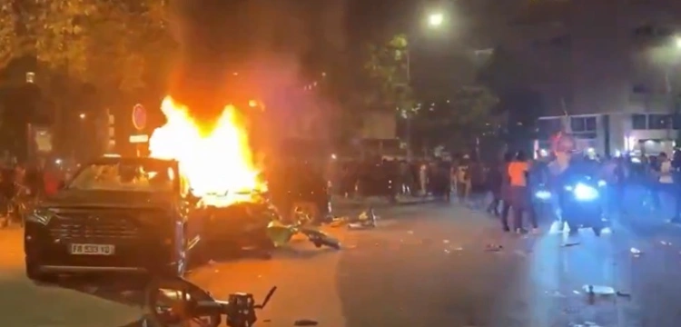 [Wideo] Paryż. Triumf PSG w przyćmiony potężnymi zamieszkami – są zabici i ranni