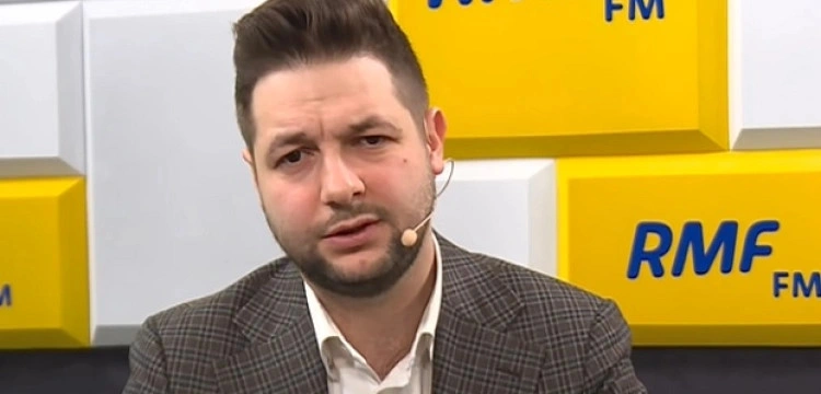 Patryk Jaki szydzi: Debata o korupcji w PE zagubiła się w ramówce TVN