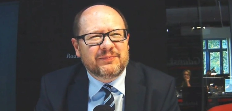 Marek Formela dla Frondy: Latarką w półmrok - Gdańsk Adamowicza