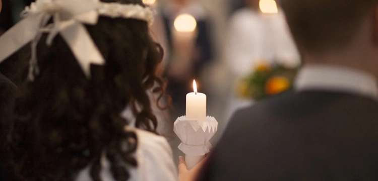 Oryginalne upominki na komunię. Czy voucher na prezent to dobry pomysł? [Materiał promocyjny]