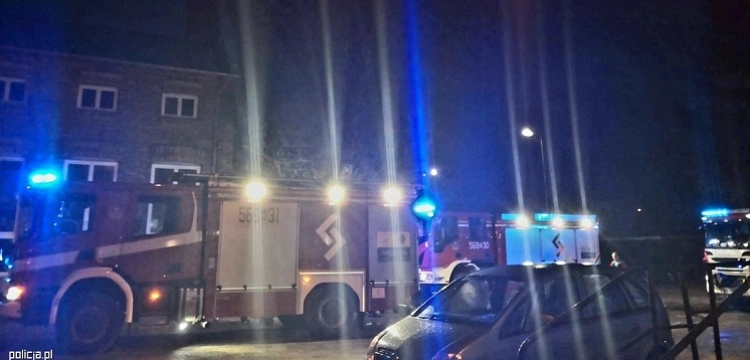 Piaseczno. Policjanci uratowali z pożaru pensjonariuszy Domu Pomocy Społecznej