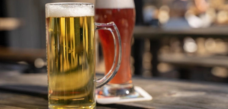 Ile w Sejmie kosztuje alkohol? „Najtańszy bar w Warszawie”