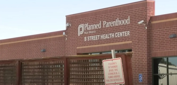 Franciszkanin aresztowany za blokowanie wejścia do Planned Parenthood w USA