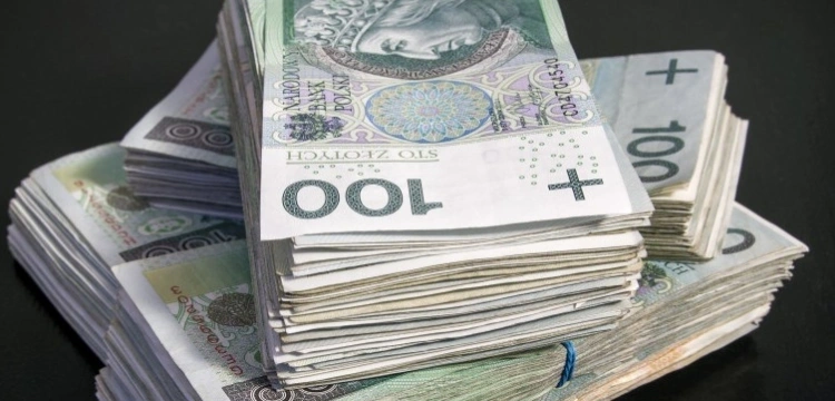 Oszukali setki osób oferując pomoc dot. kredytów. Grozi im wiele lat odsiadki