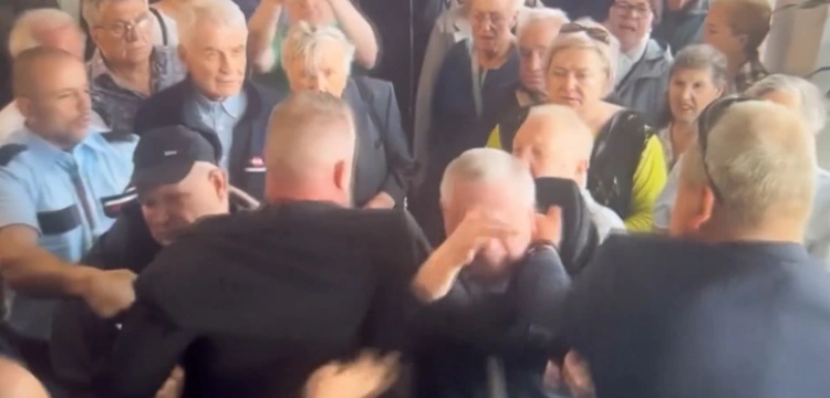 PO i PSL che siłowo wepchnąć migrantów? Ogromne zamieszki w podlaskim sejmiku [Wideo]