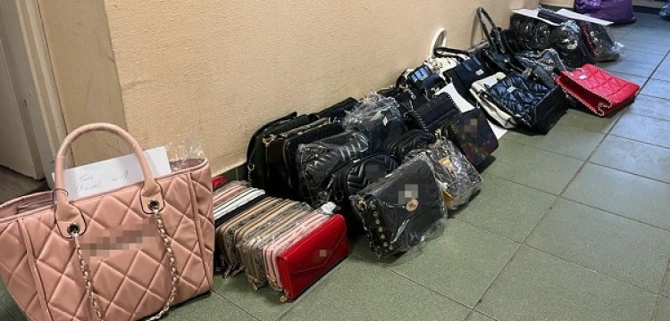 Cela plsus! Bydgoszcz. Podróbki warte ponad 600 tys. zł zabezpieczone przez policję