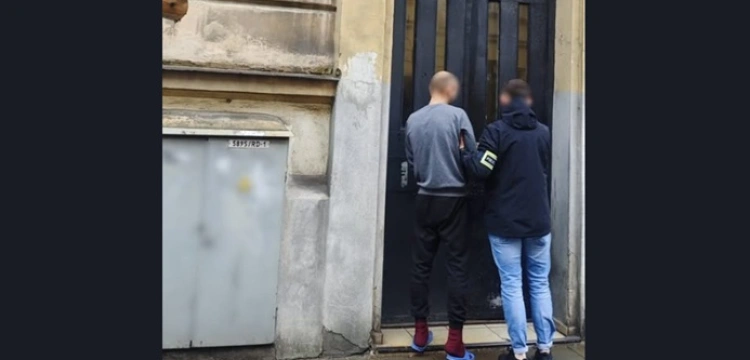 Ukrainiec z nożem w centrum Krakowa. Groźby wobec youtubera i szybka reakcja służb