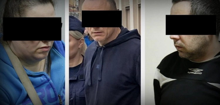 Cela plus! Rodzinny biznes z nierządu