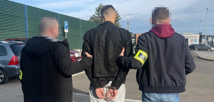 Cela plus! Zespół CBZC policji rozbił grupę oszustów intenetowych. Aresztowano 6 osób