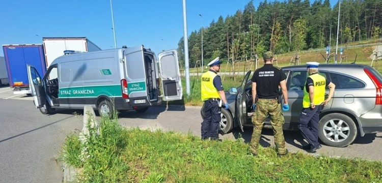 Nielegalni migranci zatrzymani – wspólne działania Policji, Straży Granicznej i Państwowej Inspekcji Pracy